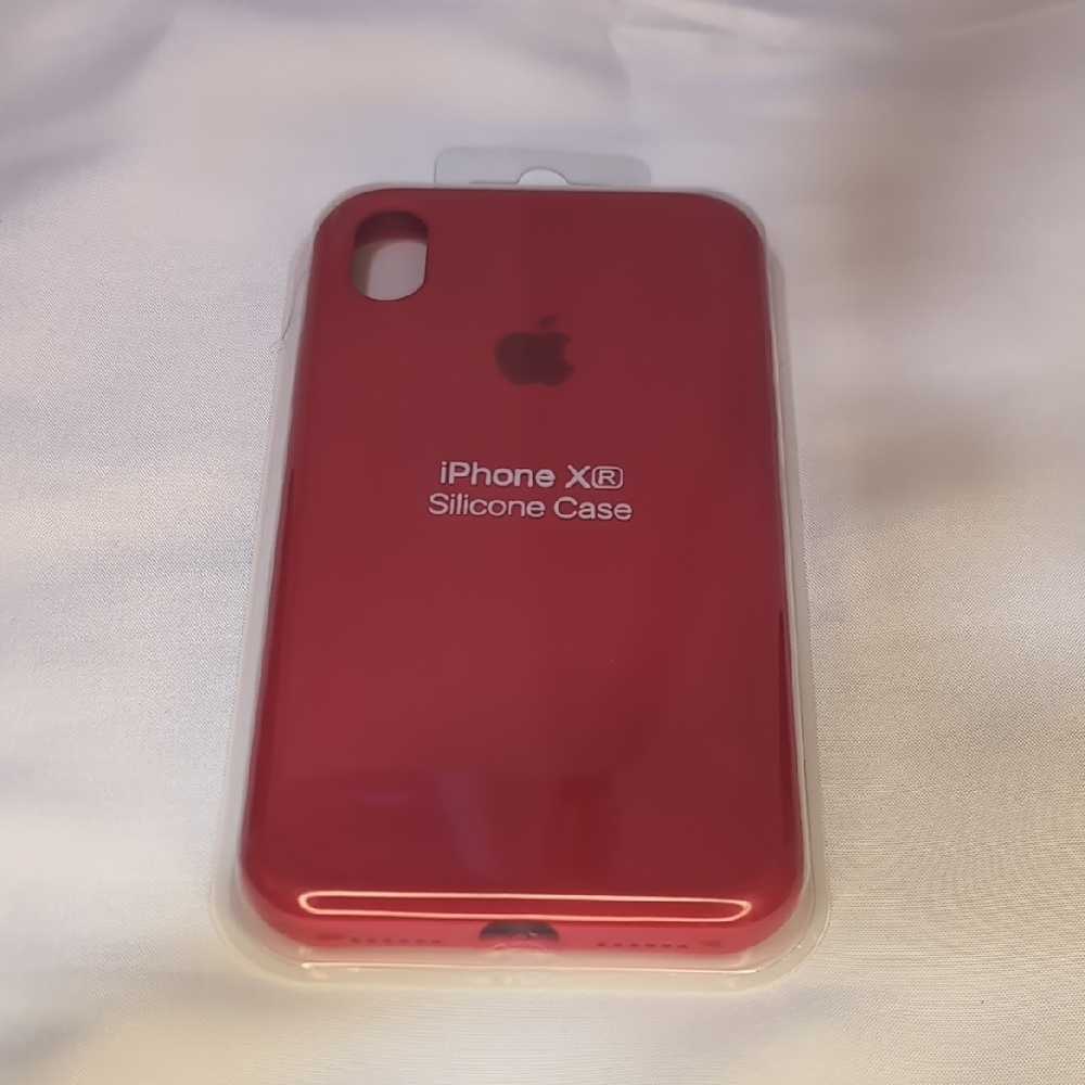 Apple iPhone XR Silicone Case - Bold Red